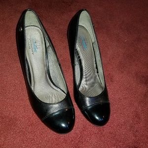 Life Stride Shoes - Black business pumps, memory foam Life Stride Shoes - Black business pumps, memory foam